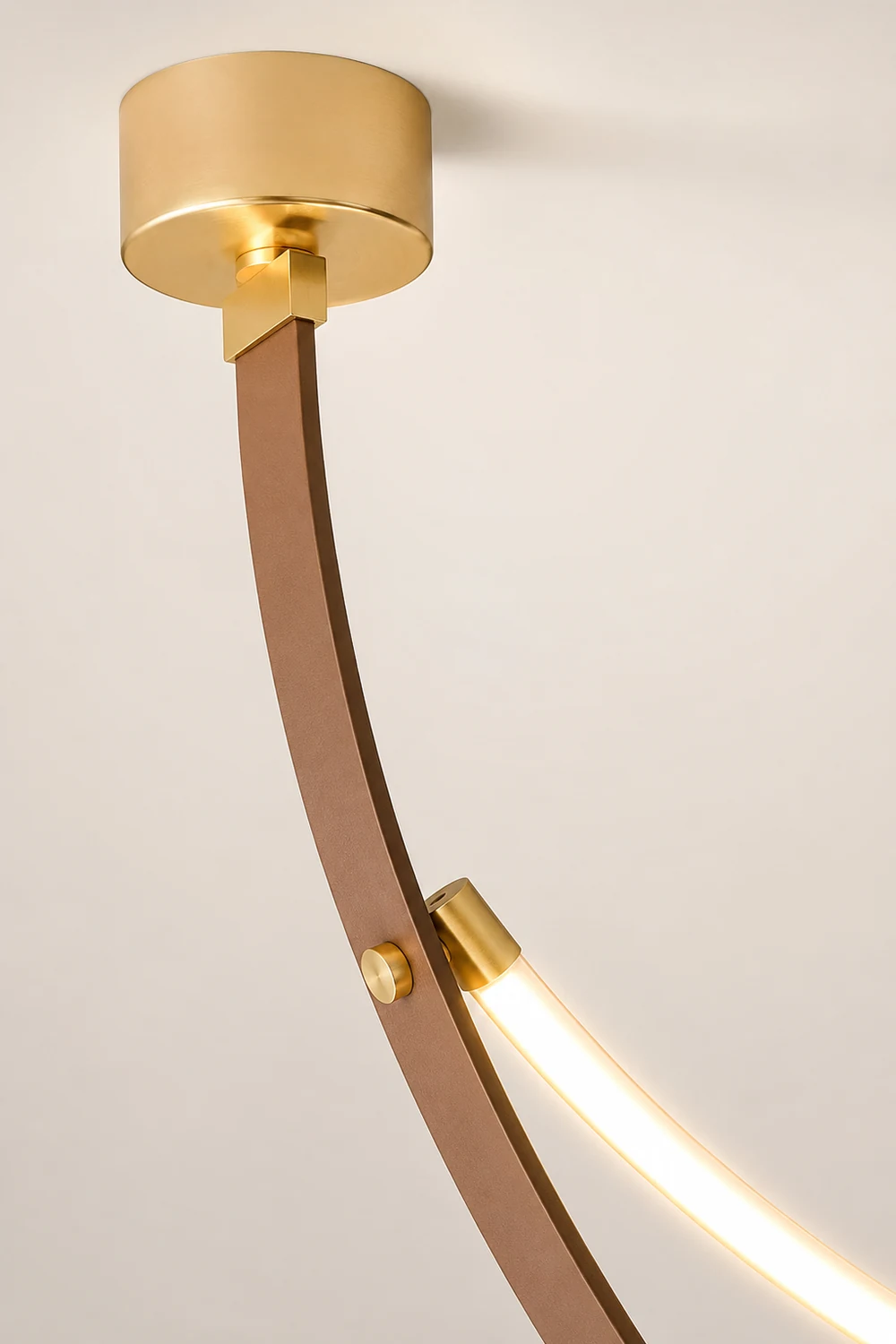 Leather Pendant Light - Lumpaz