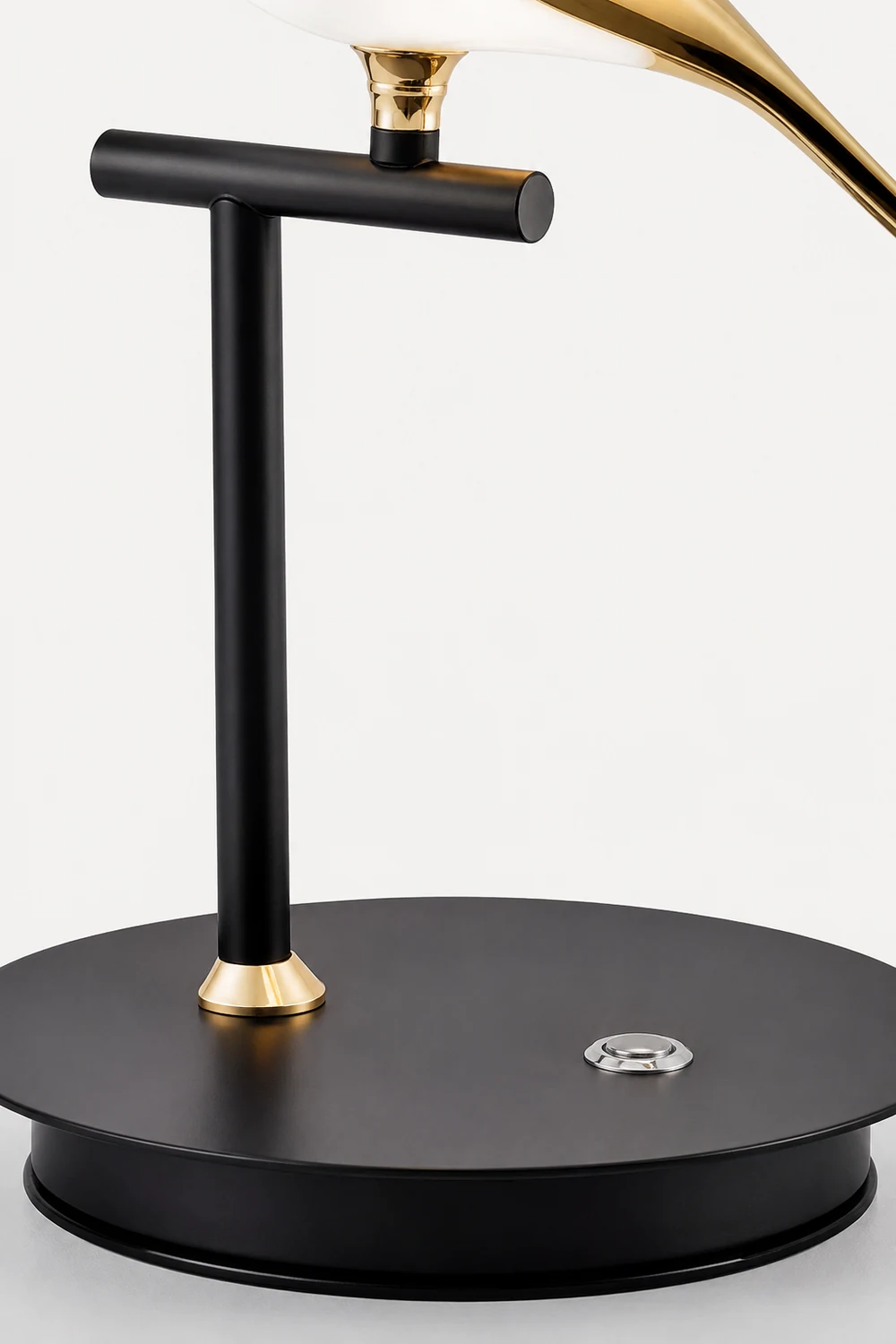 Magpie Perch Table Lamp - Lumpaz
