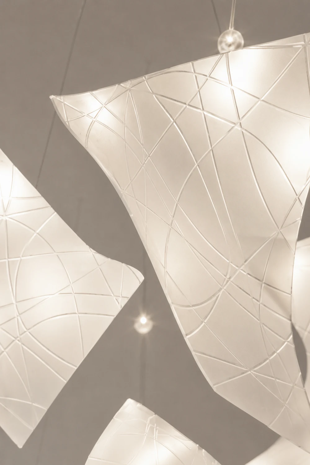 Thawflux Chandelier - Lumpaz