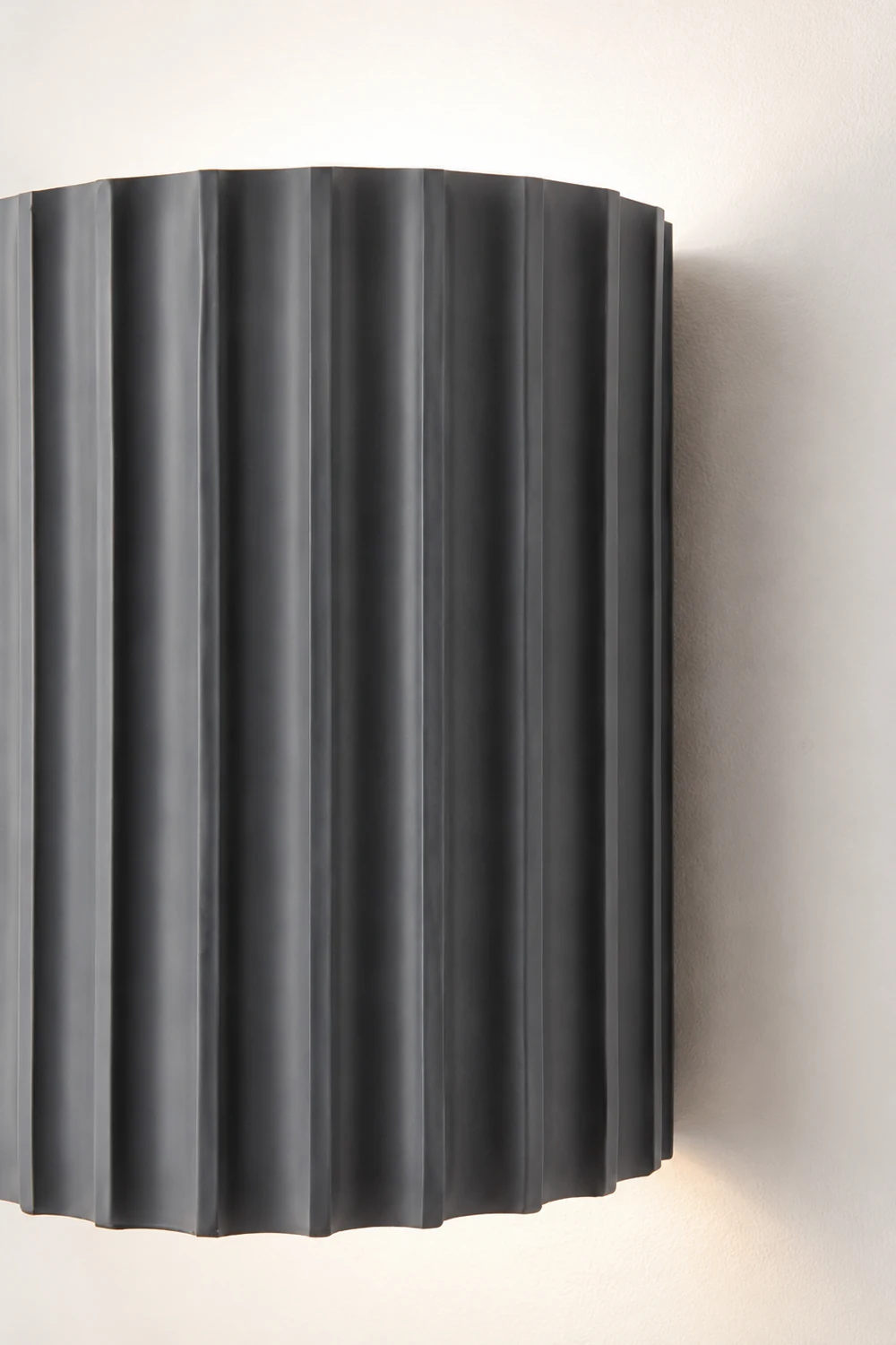 Resin Ribbed Wall Lamp - Lumpaz