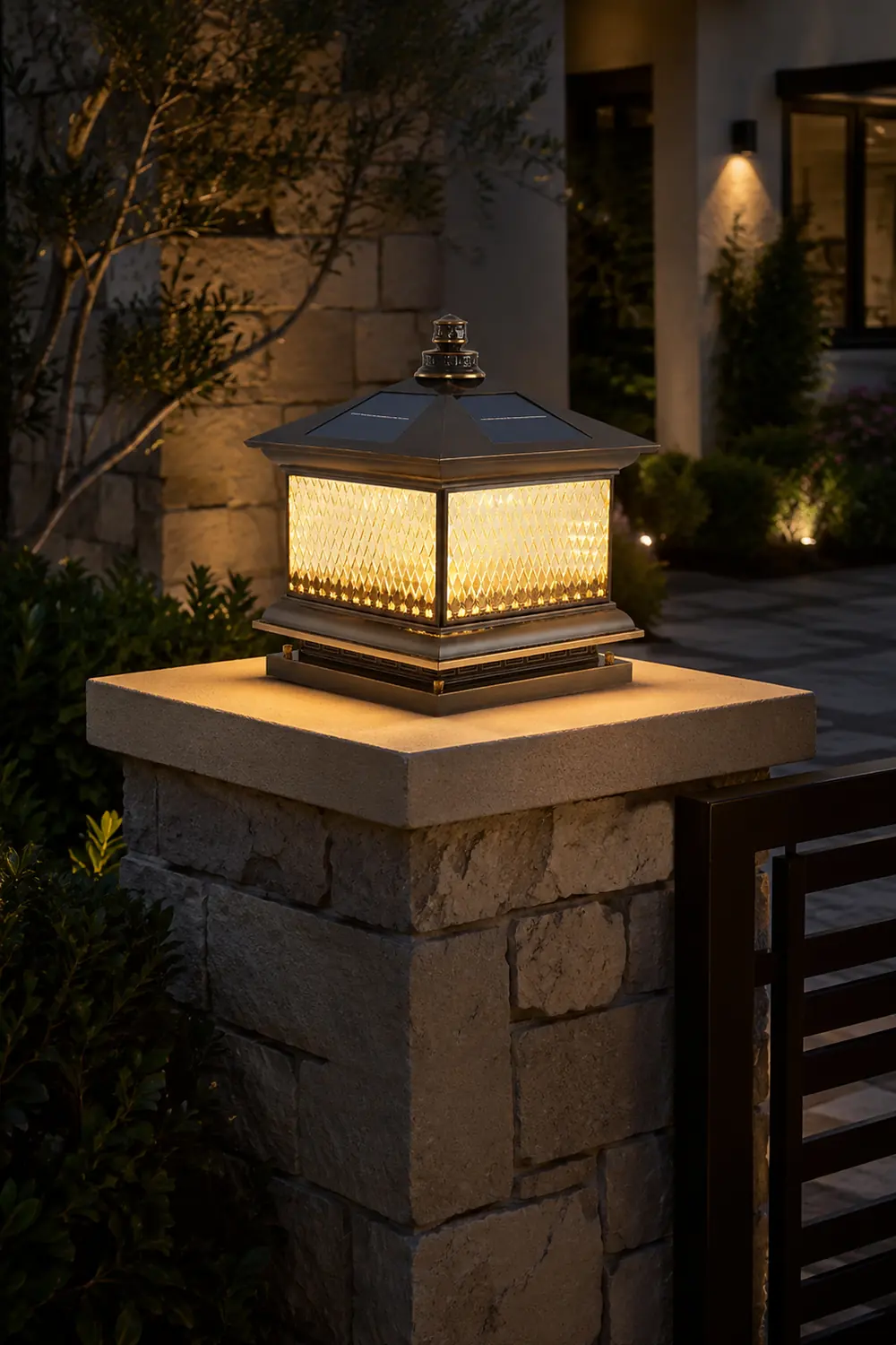 Diamond Solar Post Outdoor Light - Lumpaz