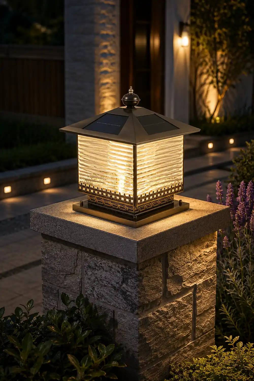 Liora Solar Pagoda Outdoor Light - Lumpaz
