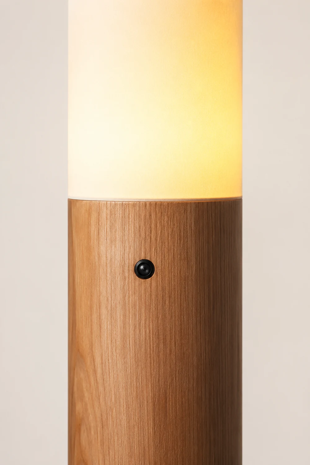 Timber Column Floor Lamp - Lumpaz