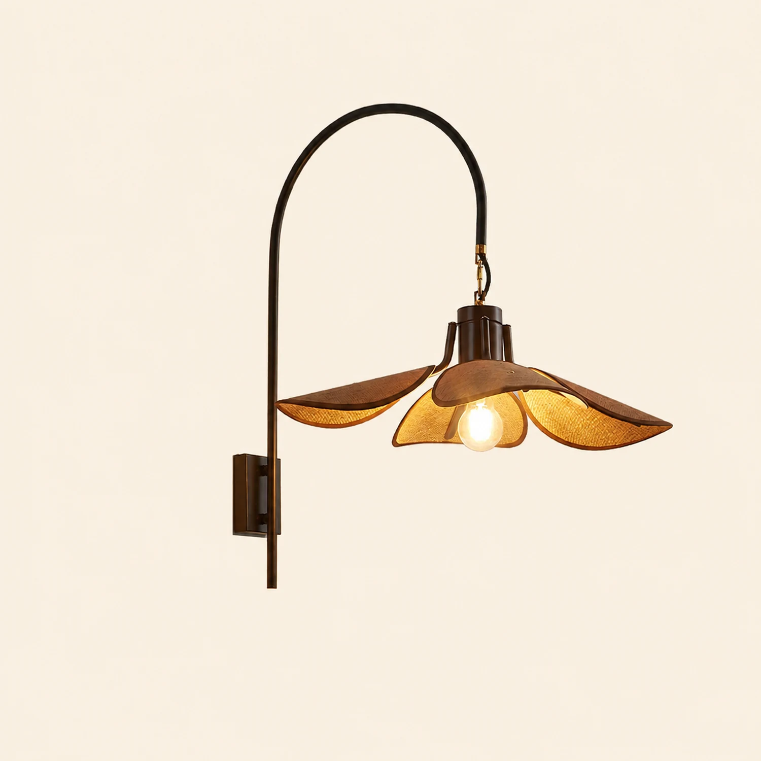 Petal Bloom Wall Lamp - Lumpaz