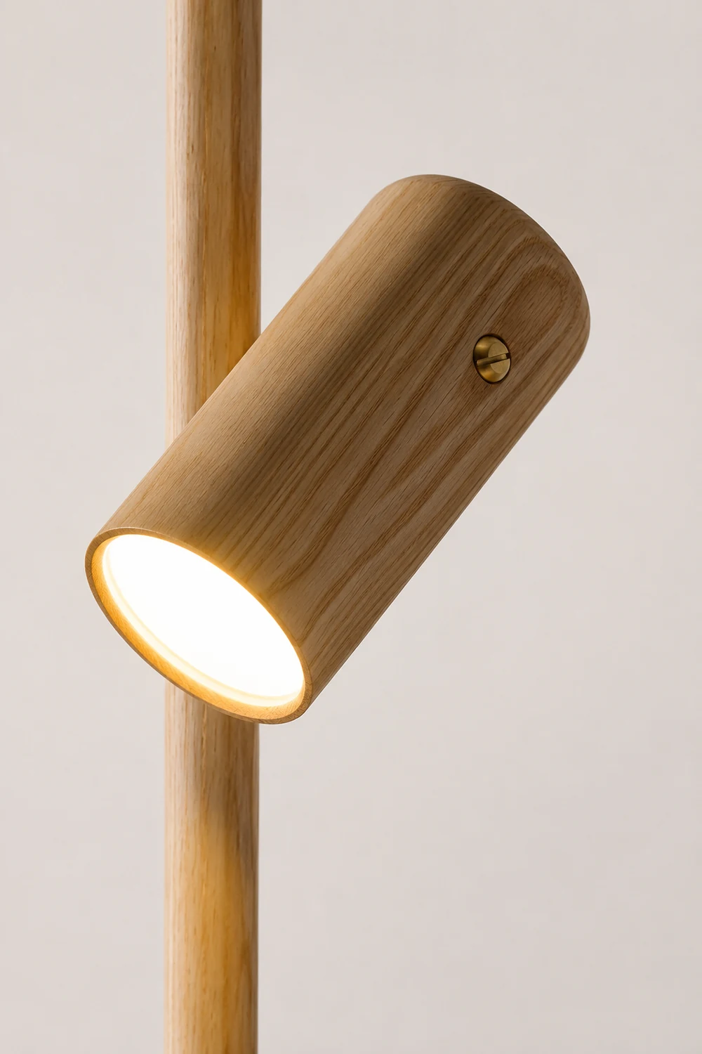 Spotlight Wood Floor Lamp - Lumpaz