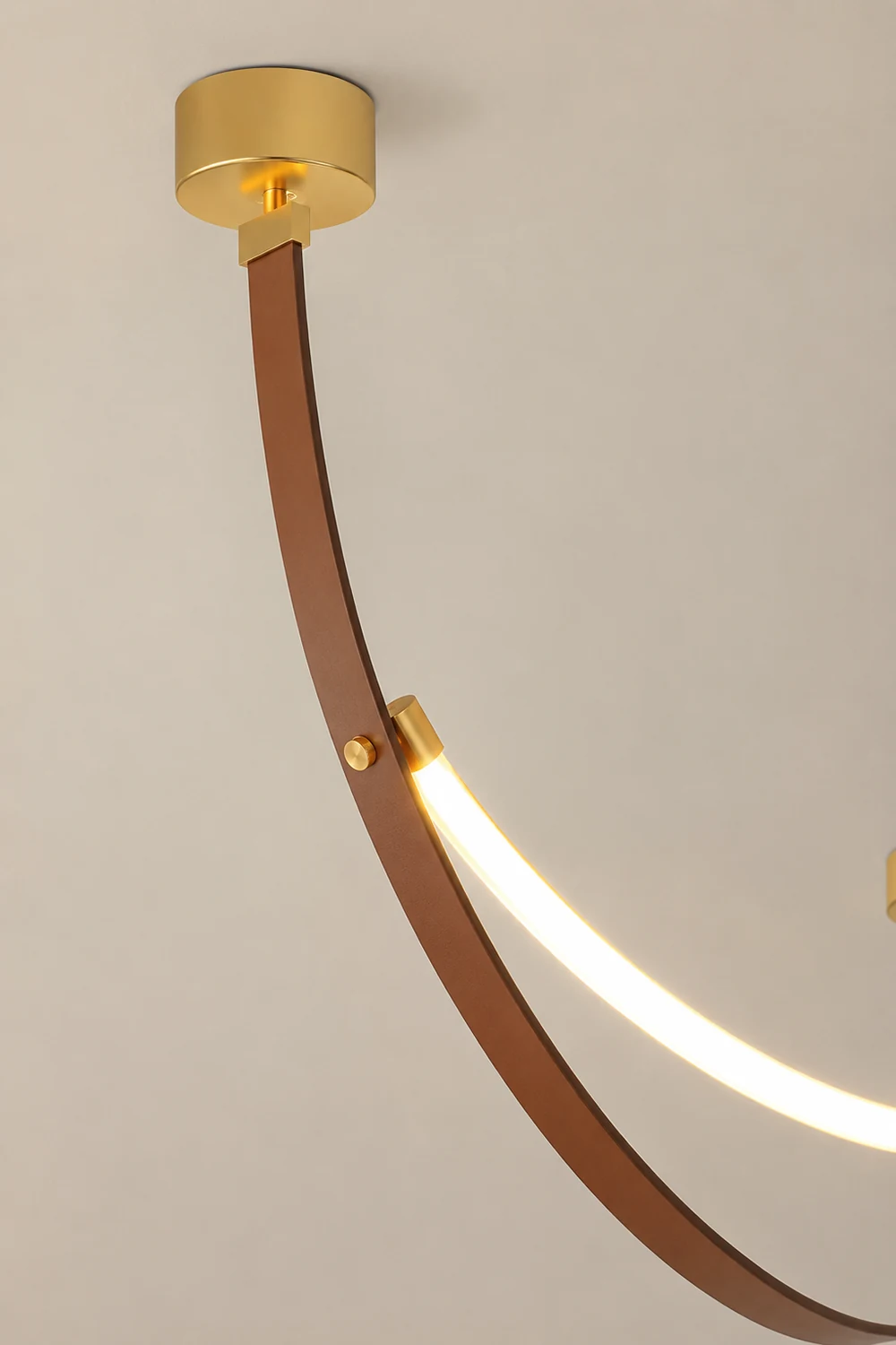 Leather Pendant Light - Lumpaz
