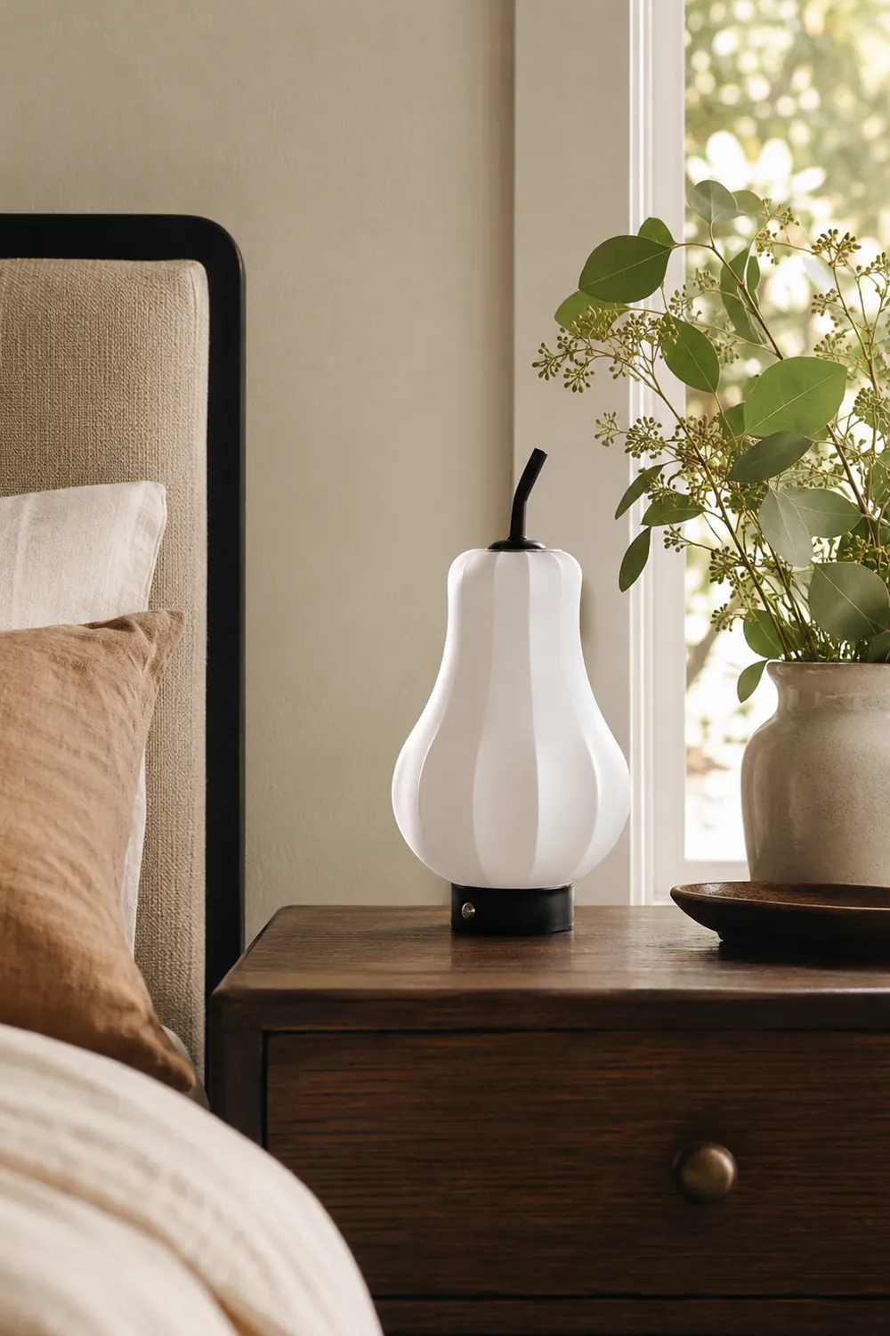 Pear Built-in Battery Table Lamp - Lumpaz