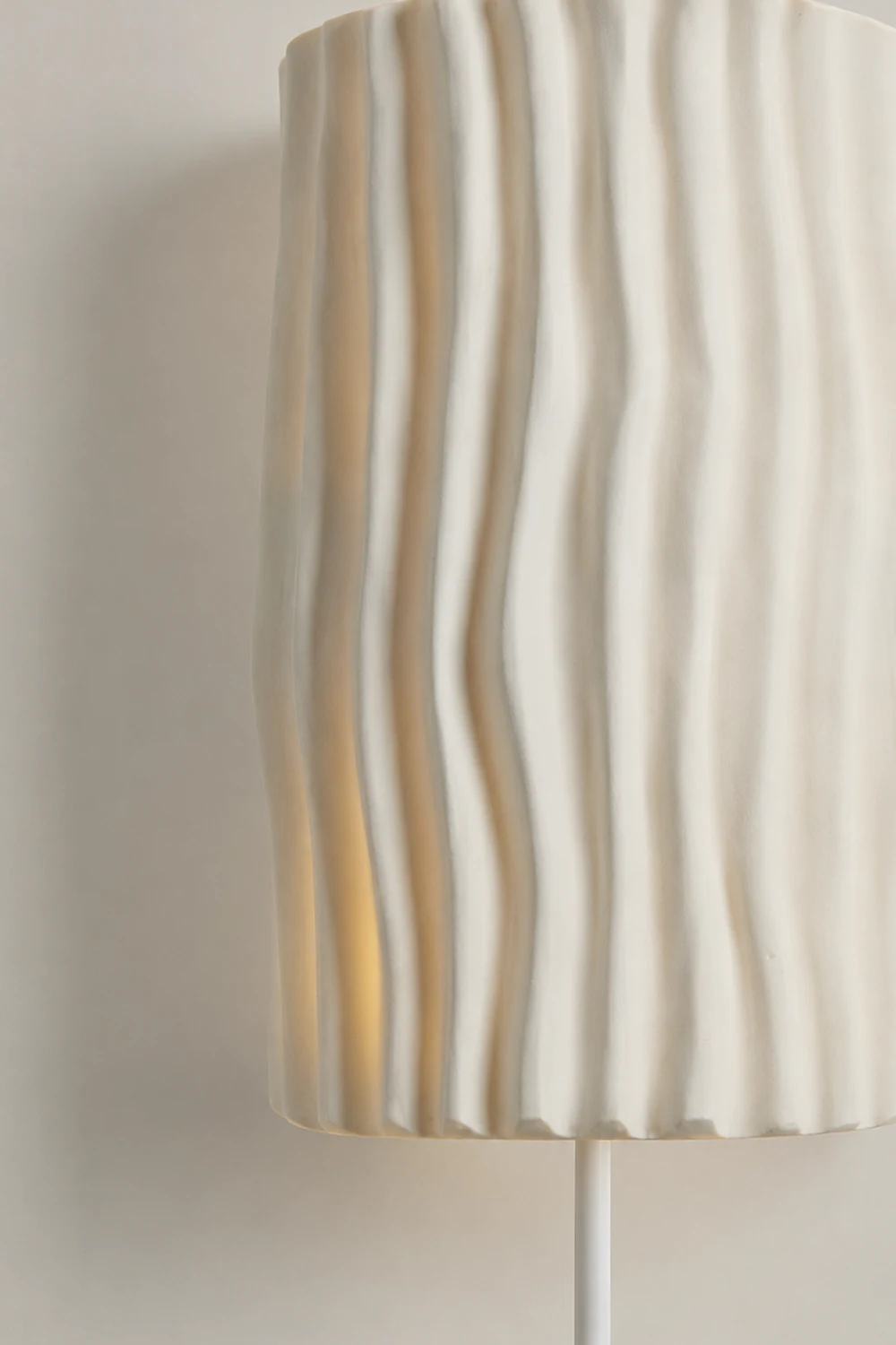 Pleated Resin Plug In Wall Lamp - Lumpaz