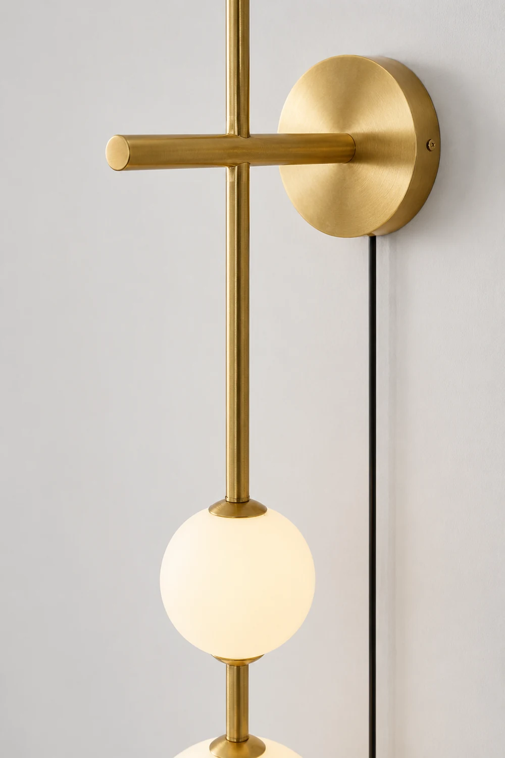 Vertical Globe Plug-in Wall Lamp - Lumpaz
