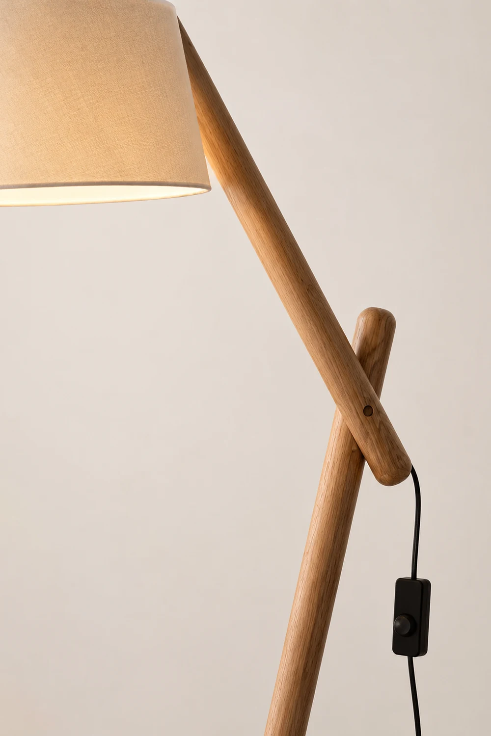Lean Pivot Floor Lamp - Lumpaz