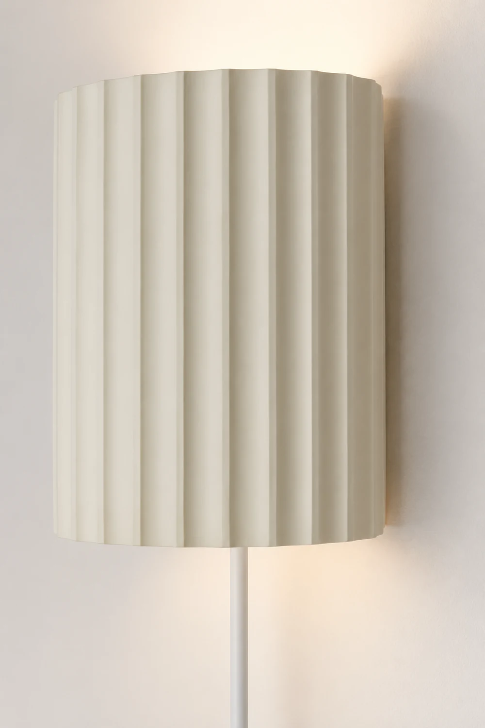 Fluted Resin Plug In Wall Lamp - Lumpaz
