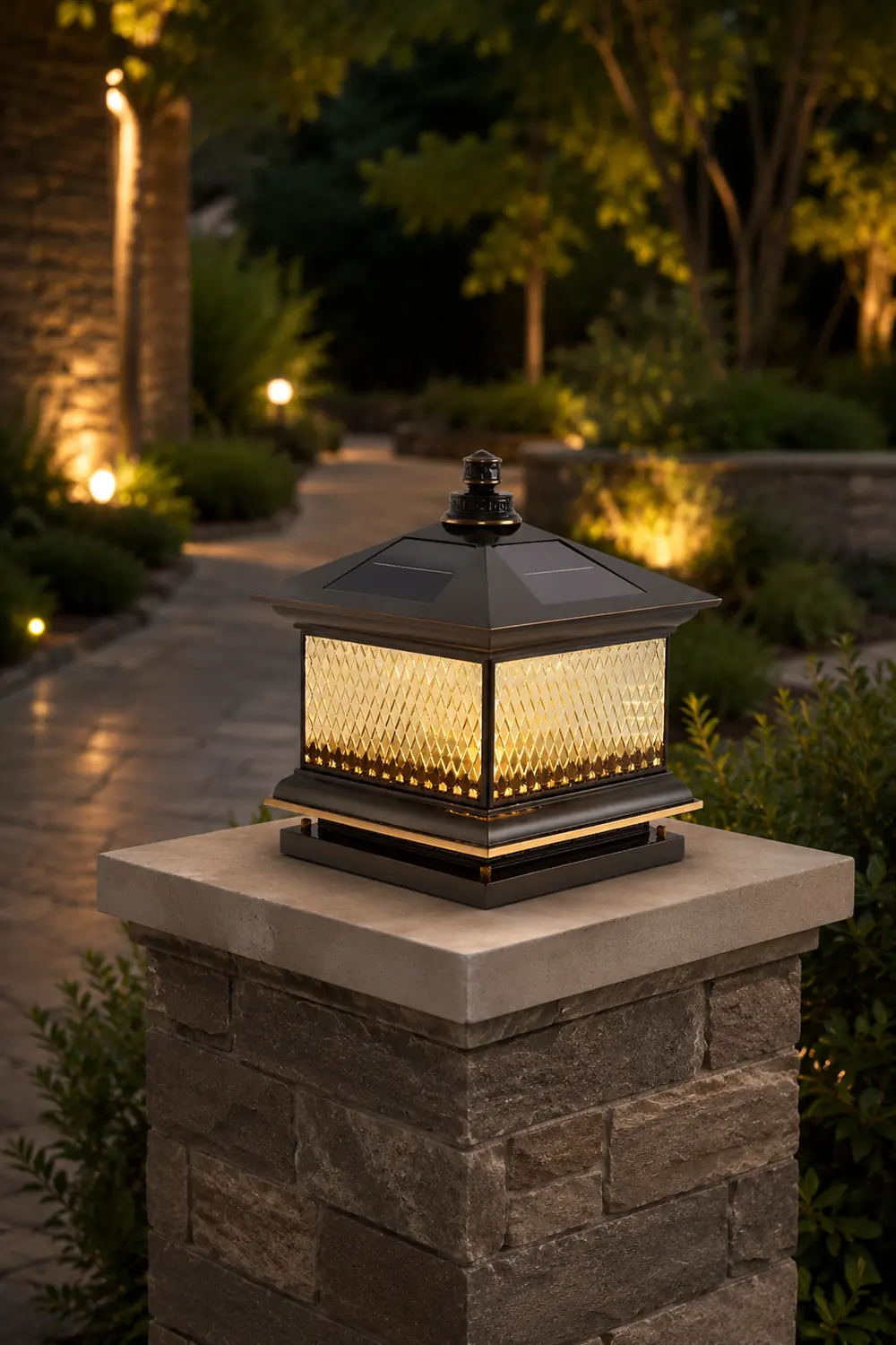 Diamond Solar Post Outdoor Light - Lumpaz