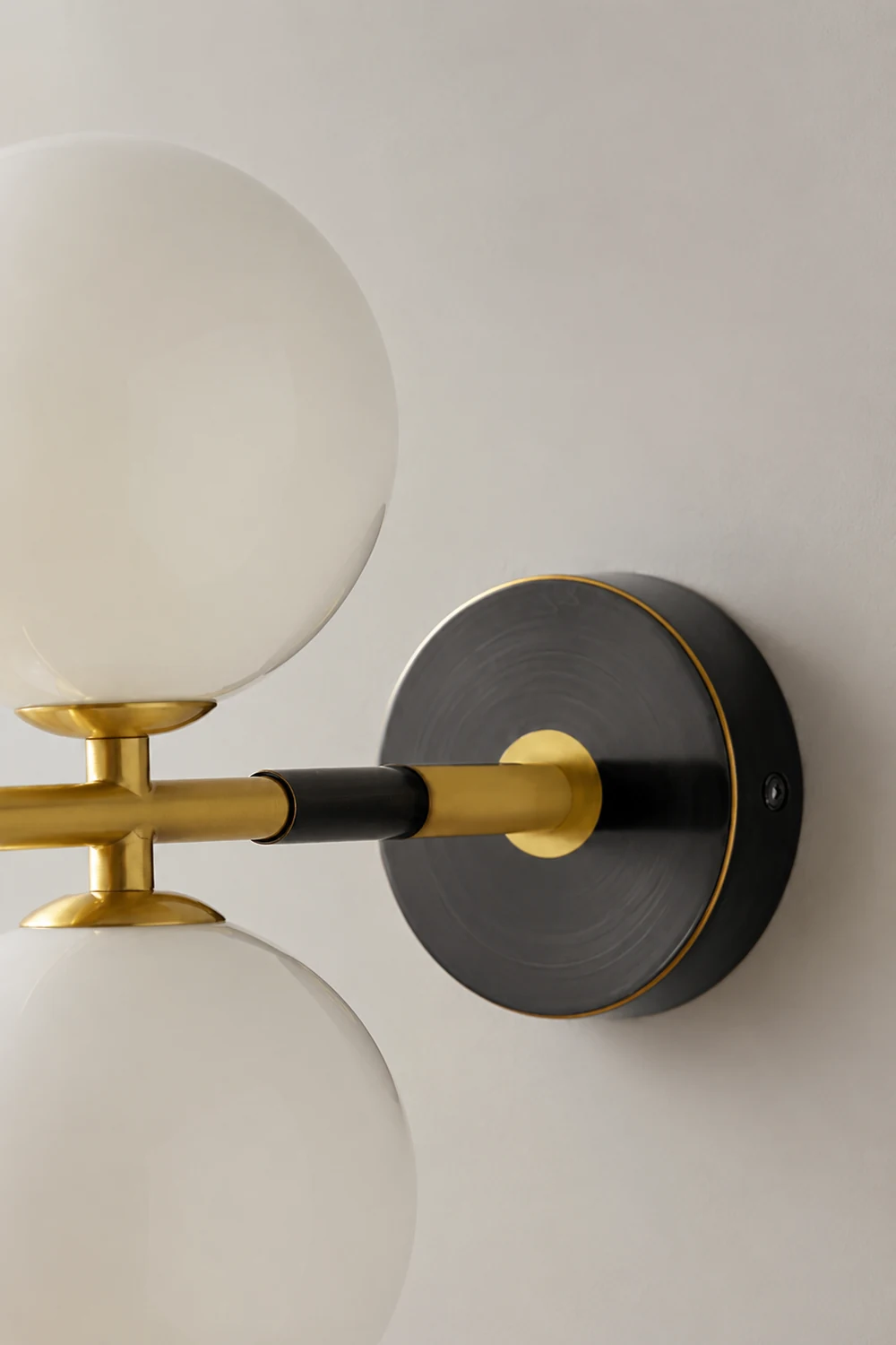 Brass Global Wall Lamp - Lumpaz