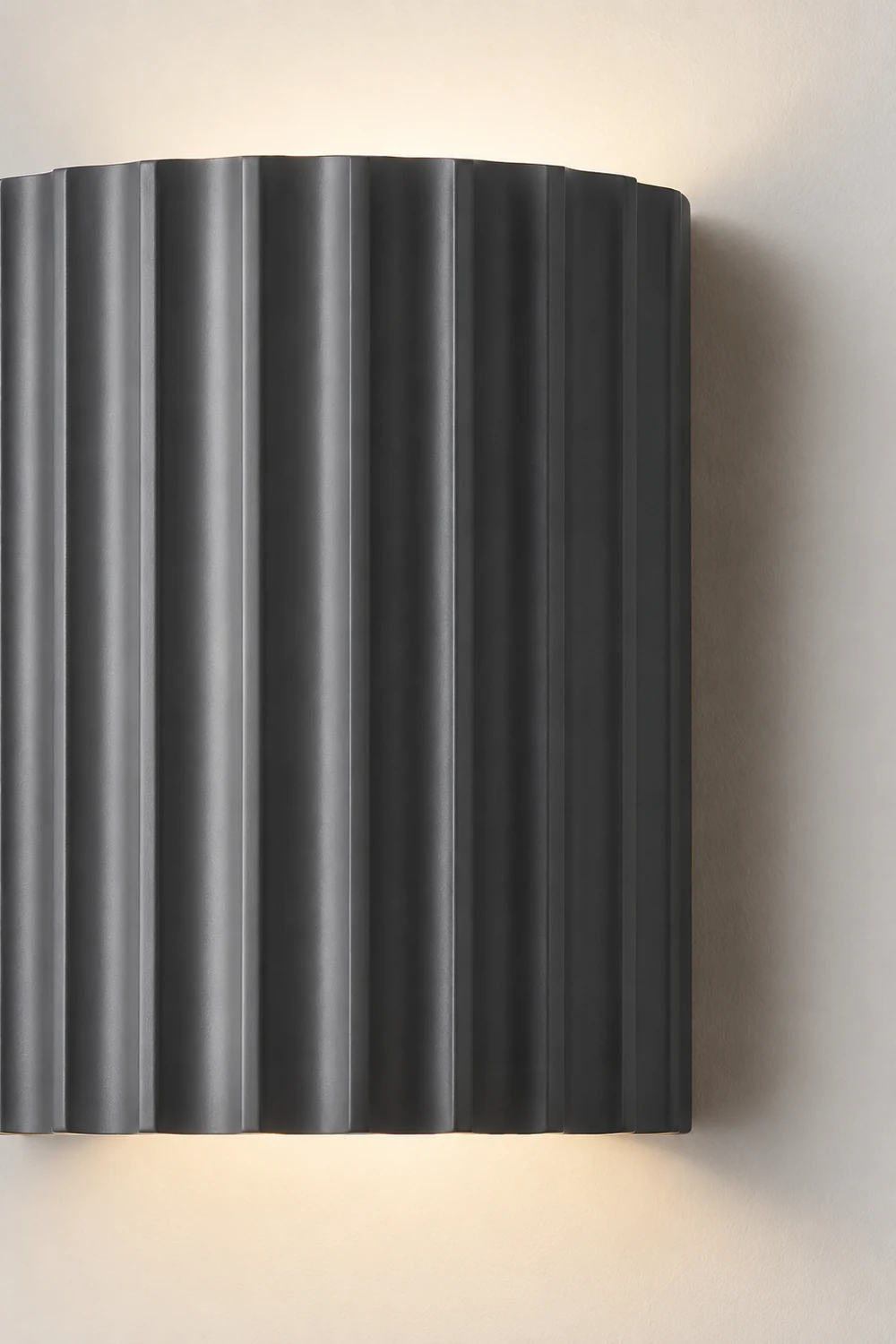 Resin Ribbed Wall Lamp - Lumpaz