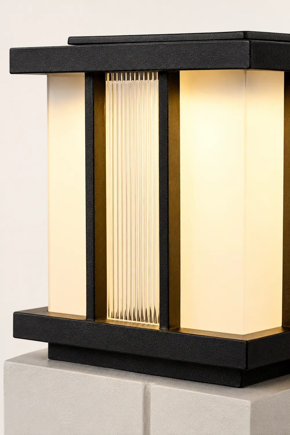 Modern Cube Solar Outdoor Light - Lumpaz