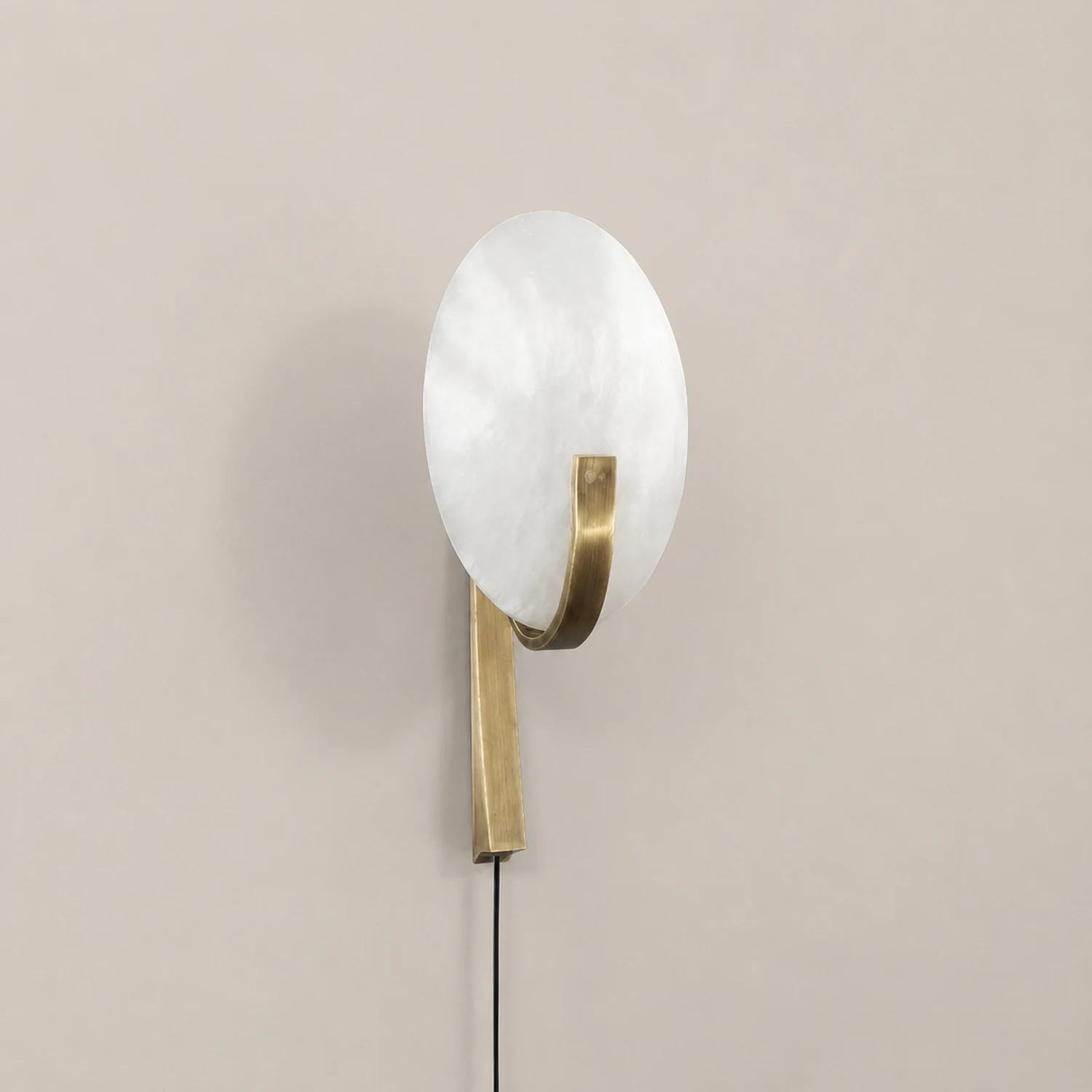 Alice Alabaster Plug-in Wall Lamp - Lumpaz