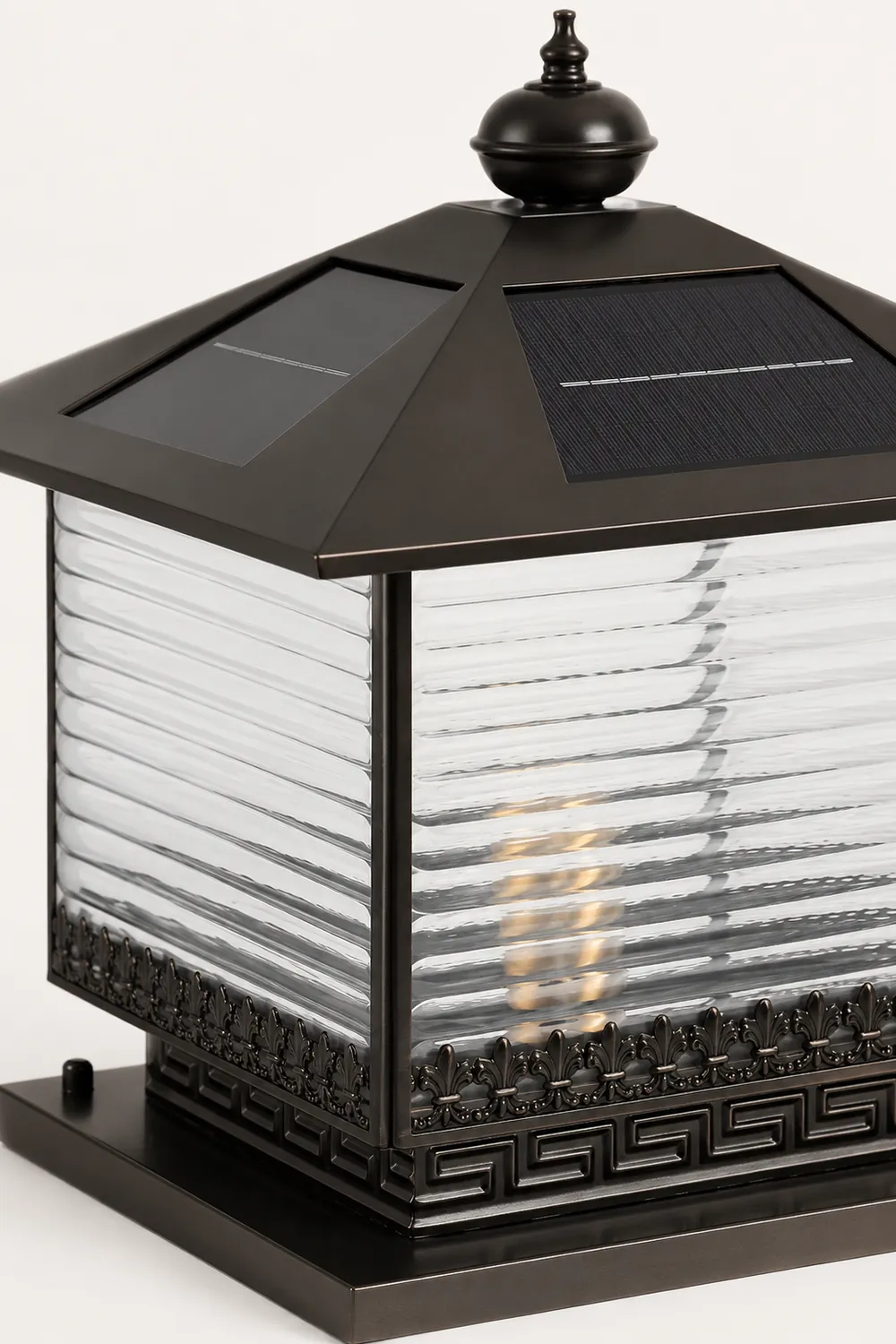 Liora Solar Pagoda Outdoor Light - Lumpaz