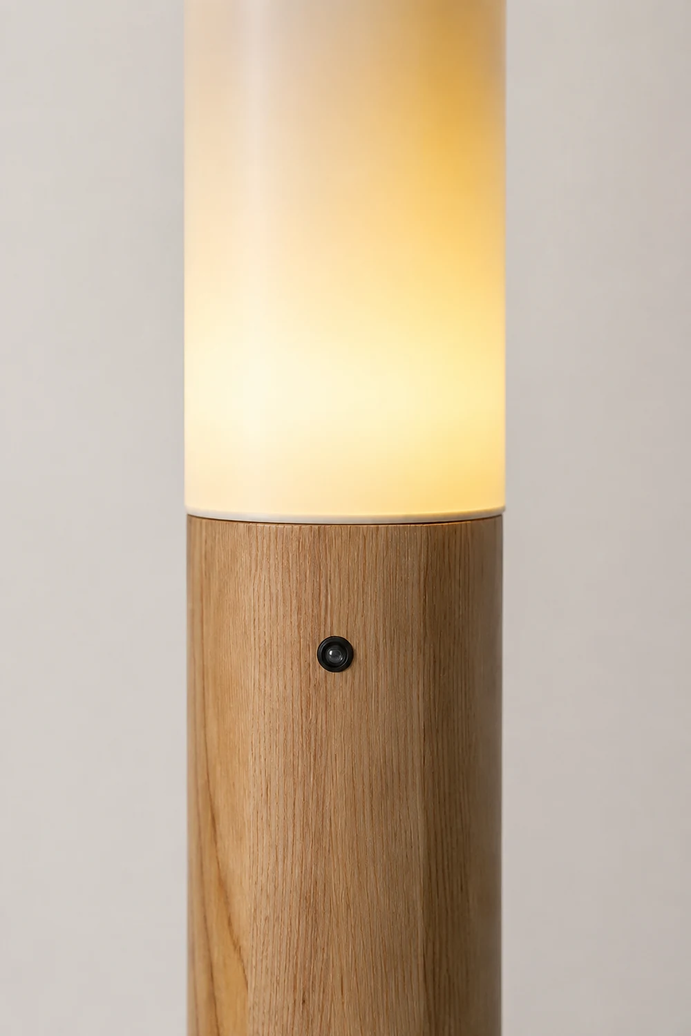 Timber Column Floor Lamp - Lumpaz