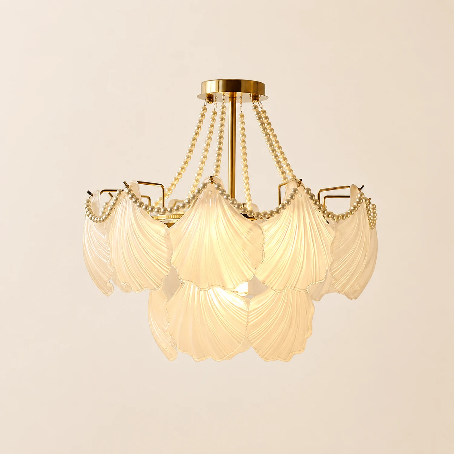 Scallop Shell Chandelier - Lumpaz