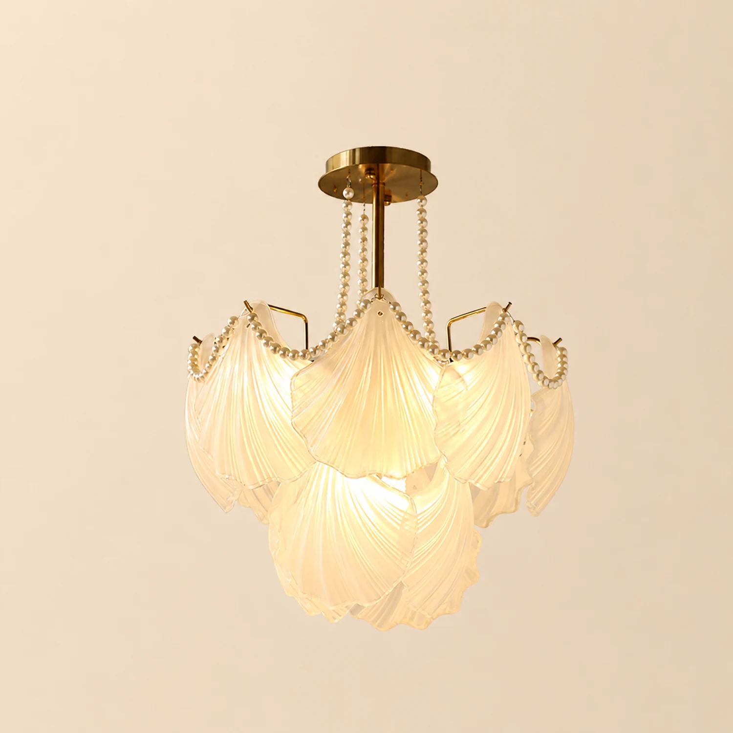 Scallop Shell Chandelier - Lumpaz