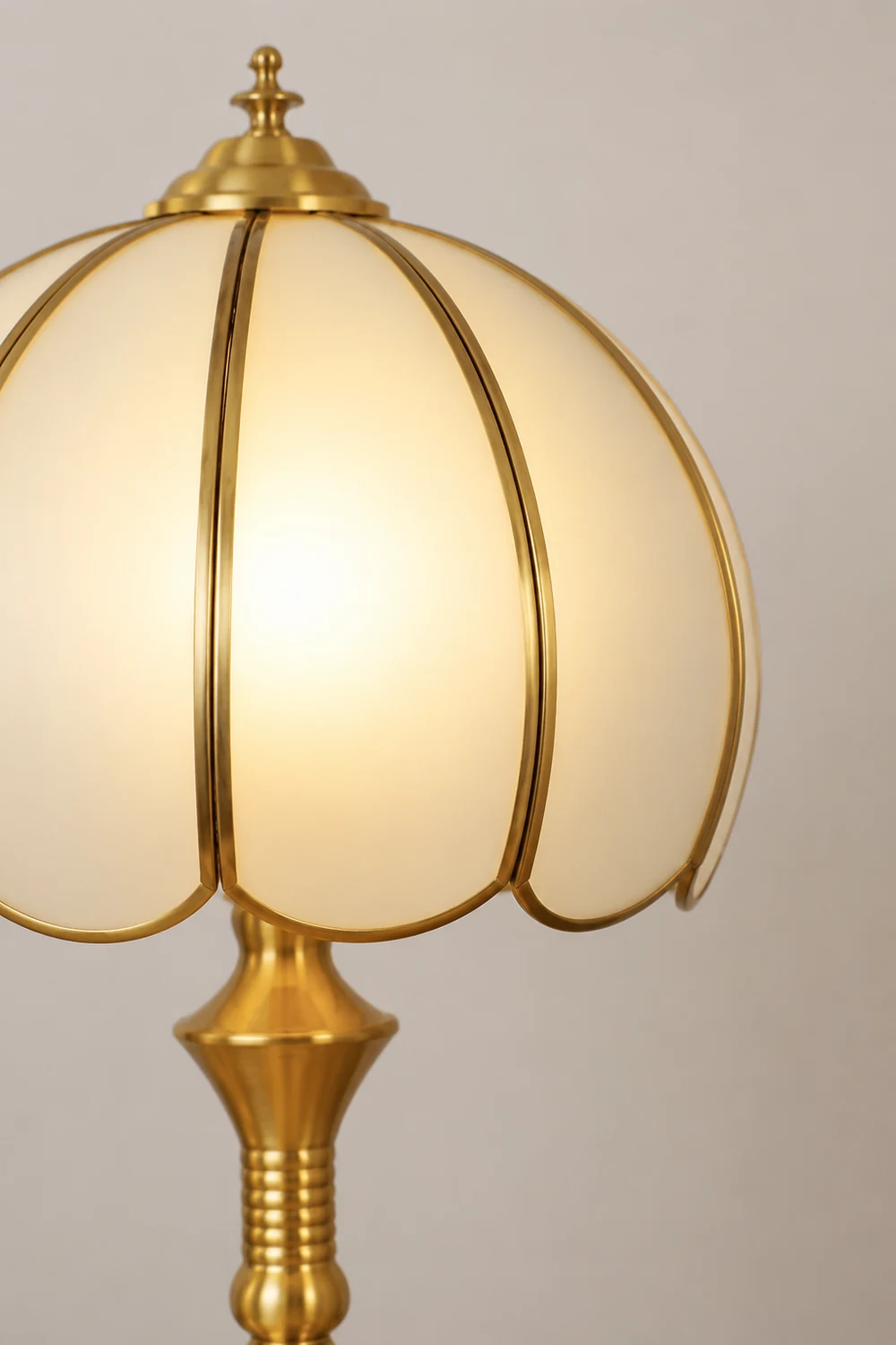 Tomyeus Brass Table Lamp - Lumpaz
