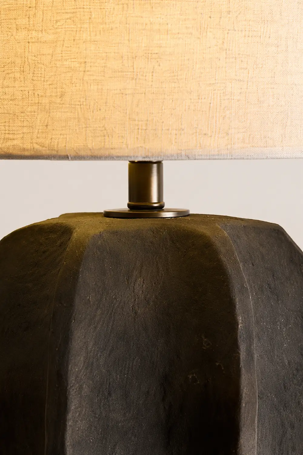 Torso Table Lamp - Lumpaz