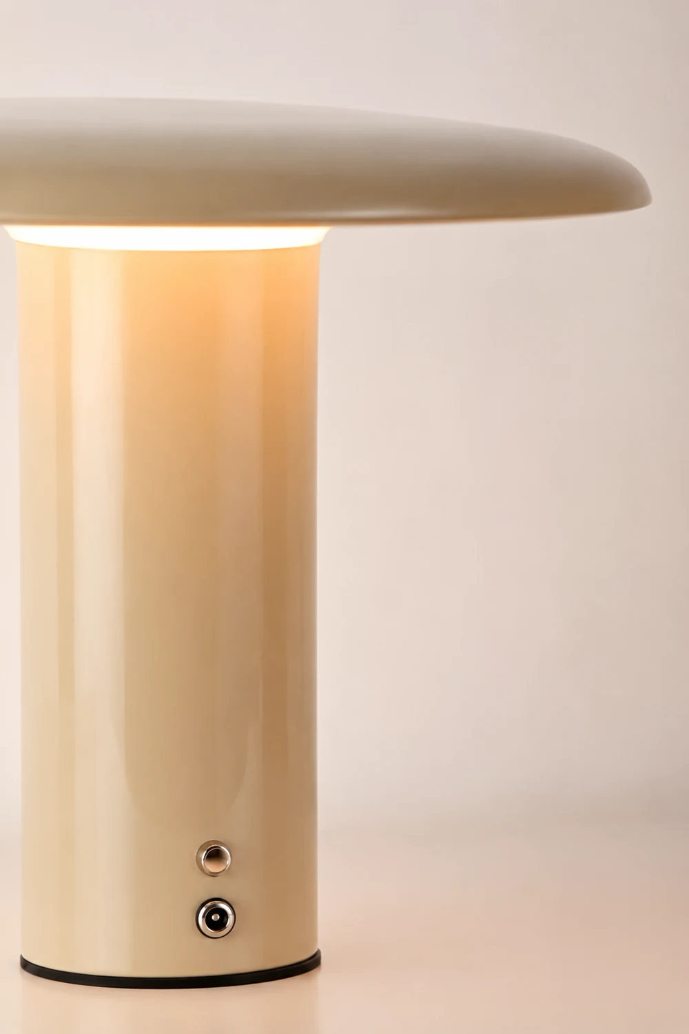 Takku Built-in Battery Table Lamp - Lumpaz
