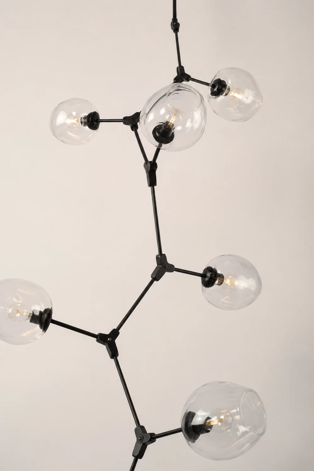 Perry Globe Vertical Chandelier - Lumpaz