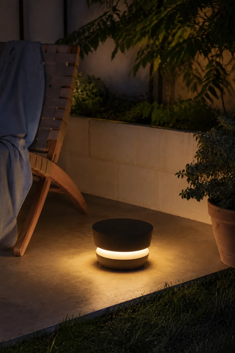 Dots Outdoor Table Lamp - Lumpaz