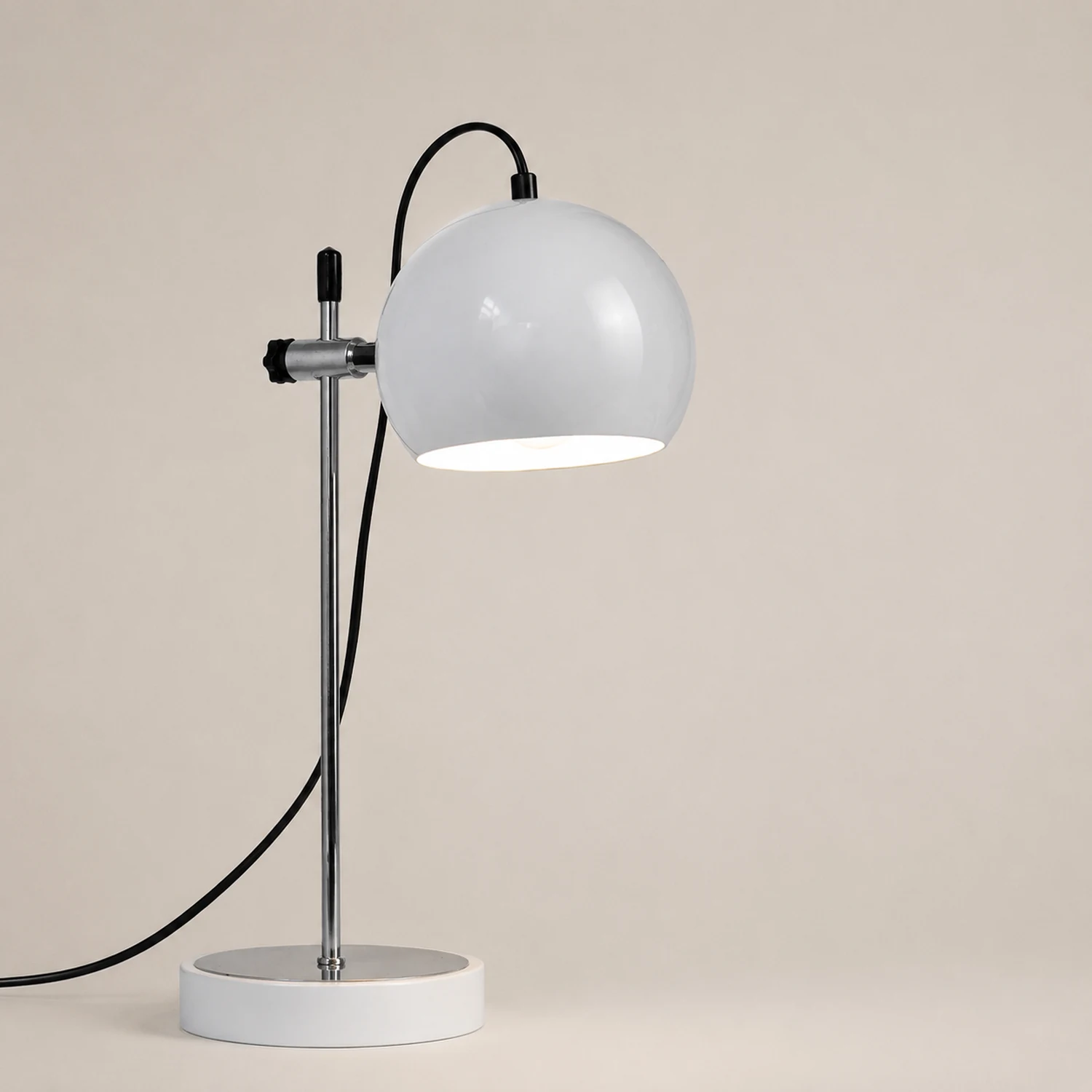 Ball Bracket Table Lamp - Lumpaz