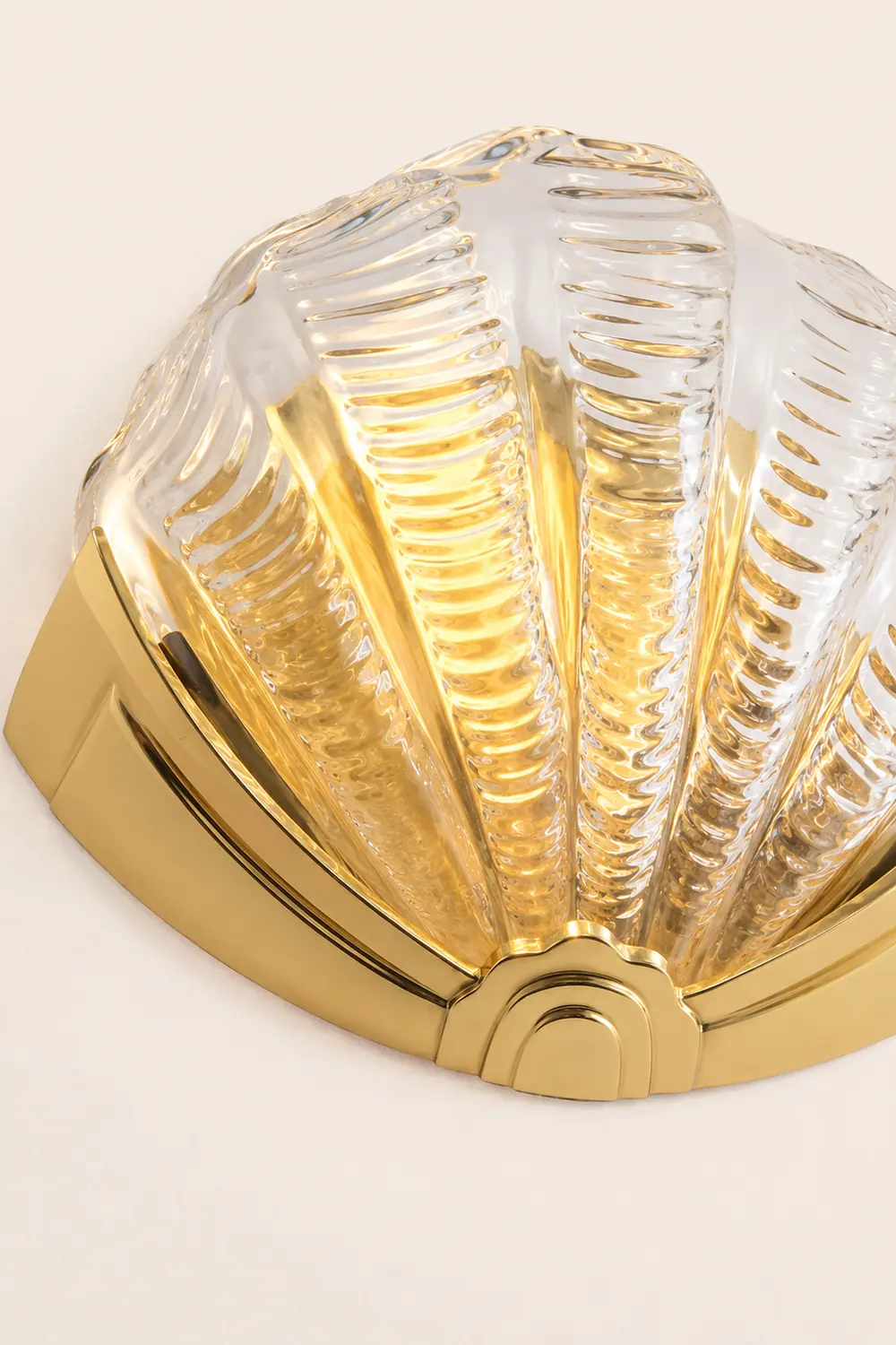 Shell Brass Wall Lamp - Lumpaz