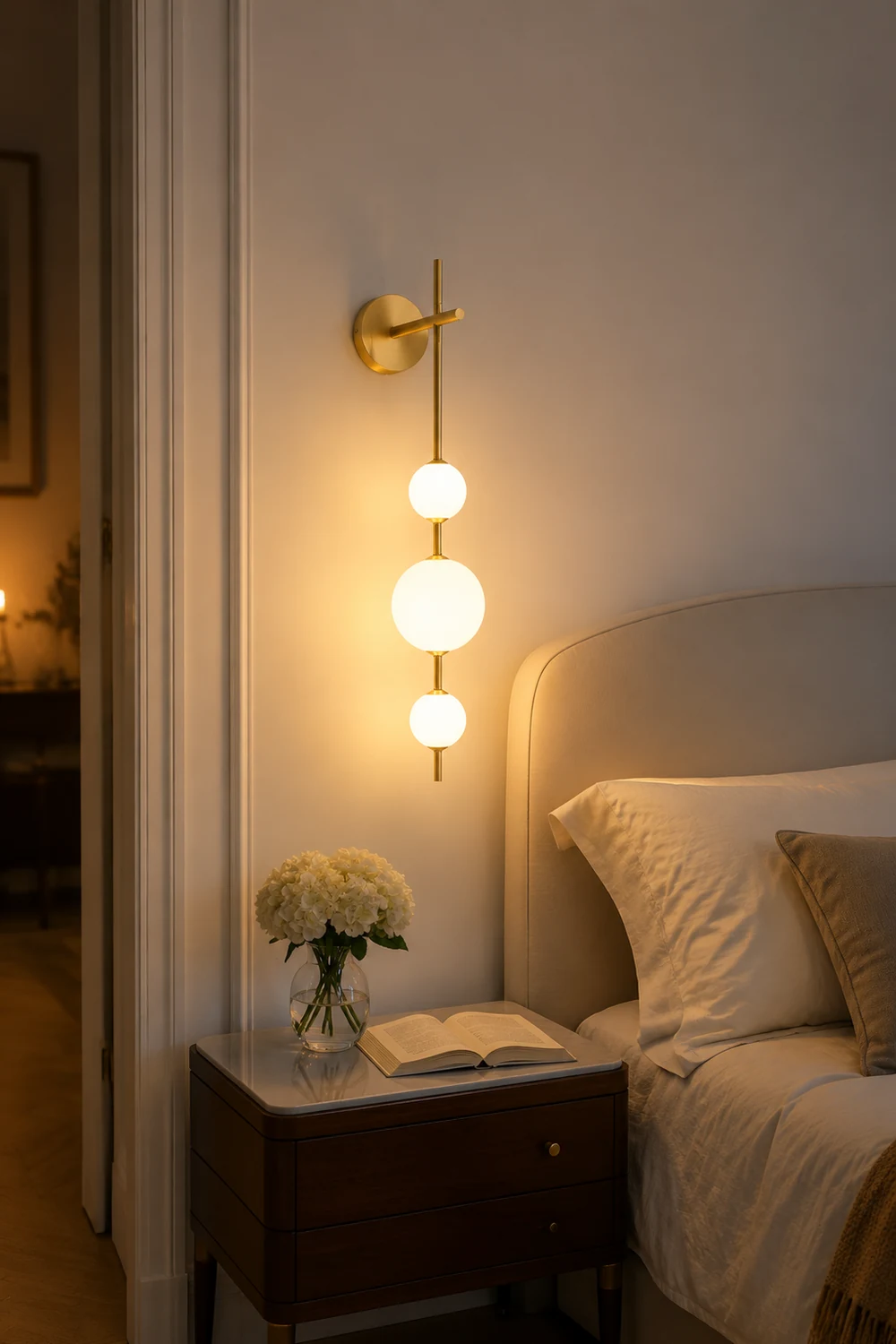 Vertical Globe Wall Lamp - Lumpaz