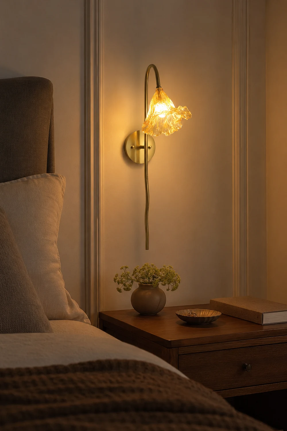 Lotus Amber Wall Lamp - Lumpaz