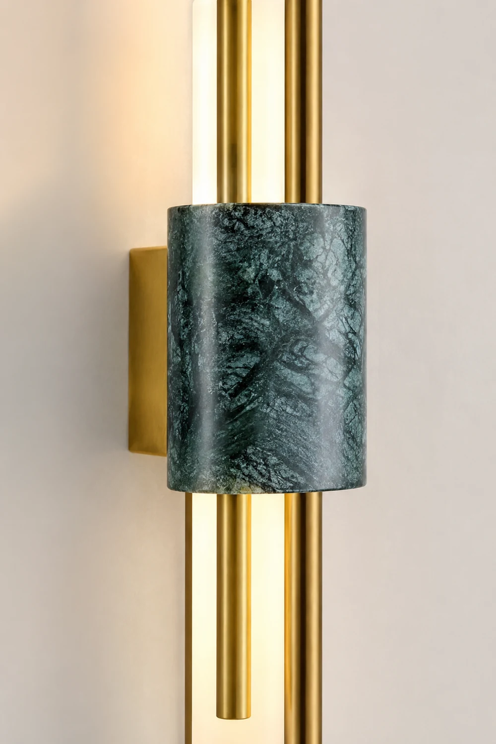 Tanto Plug In Wall Lamp - Lumpaz