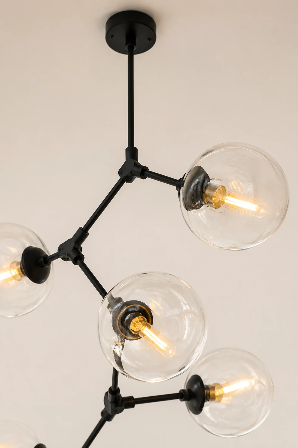 Perry Globe Vertical Chandelier - Lumpaz