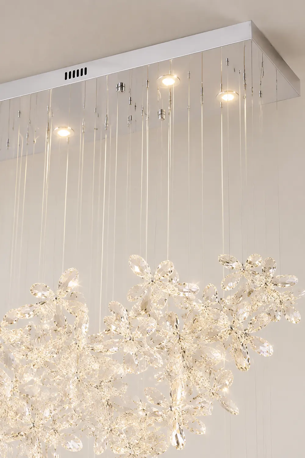 Floating Butterfly Chandelier - Lumpaz