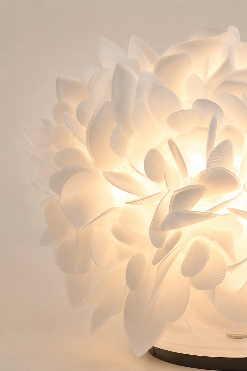 Veli Foliage Table Lamp - Lumpaz