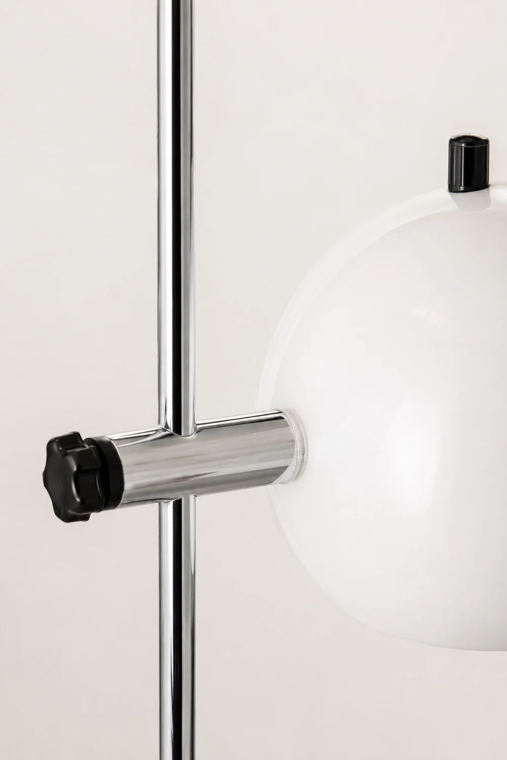 Ball Bracket Table Lamp - Lumpaz