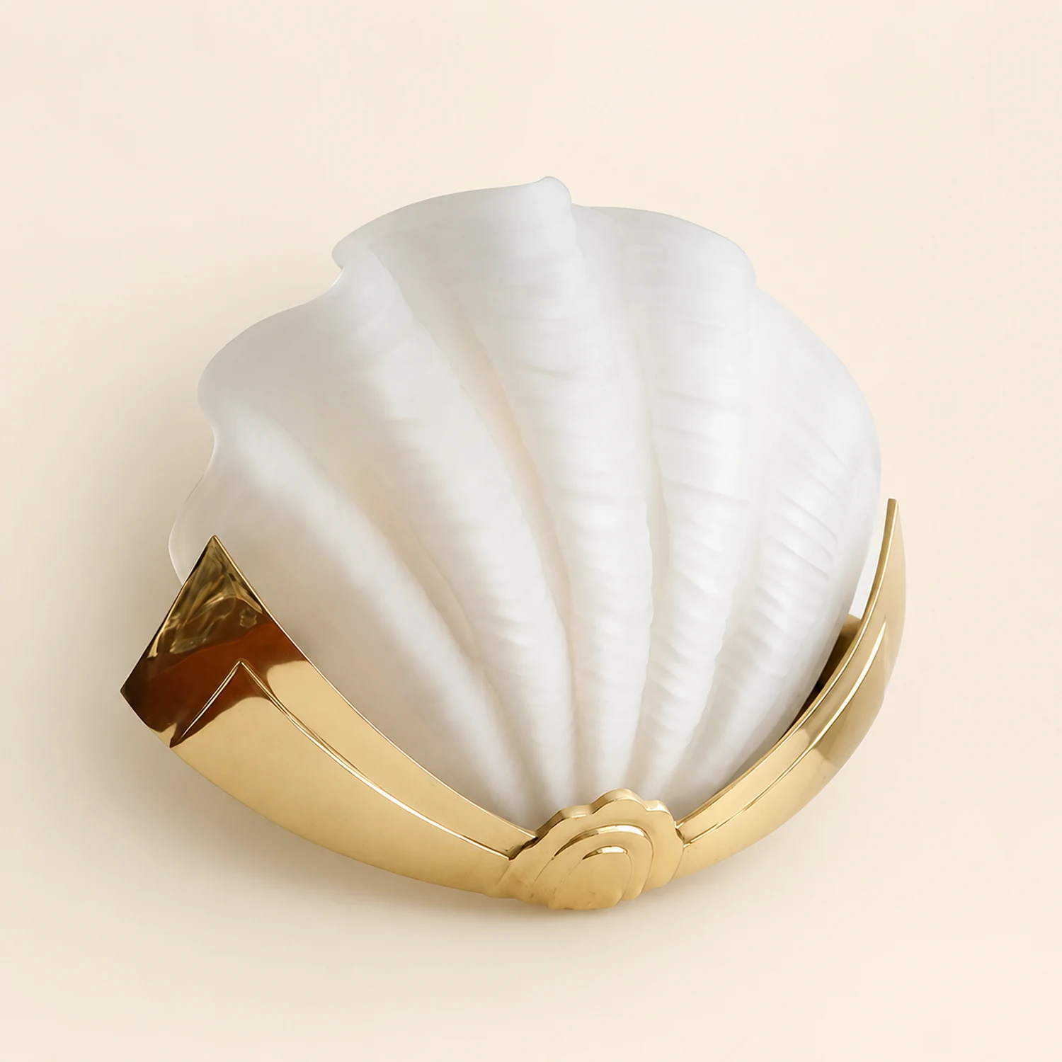 Shell Brass Wall Lamp - Lumpaz