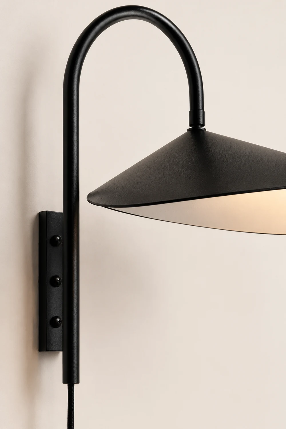 Arum Plug In Wall Lamp - Lumpaz