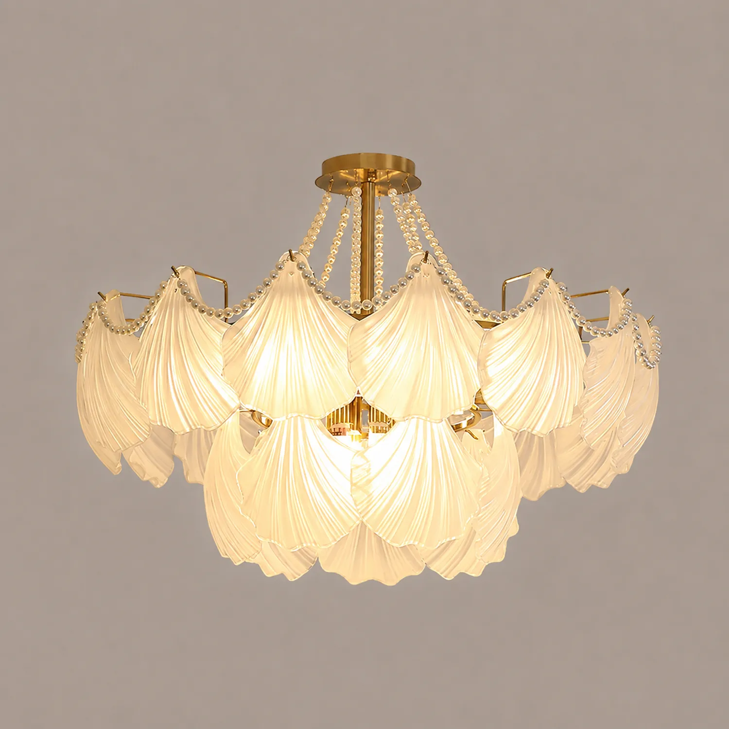 Scallop Shell Chandelier - Lumpaz
