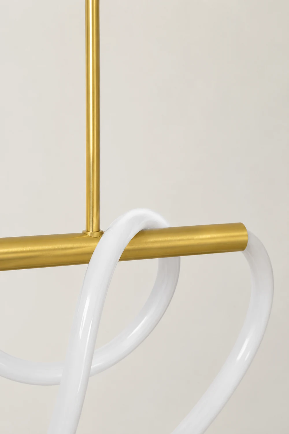 Serpentine Glow Gold Chandelier - Lumpaz