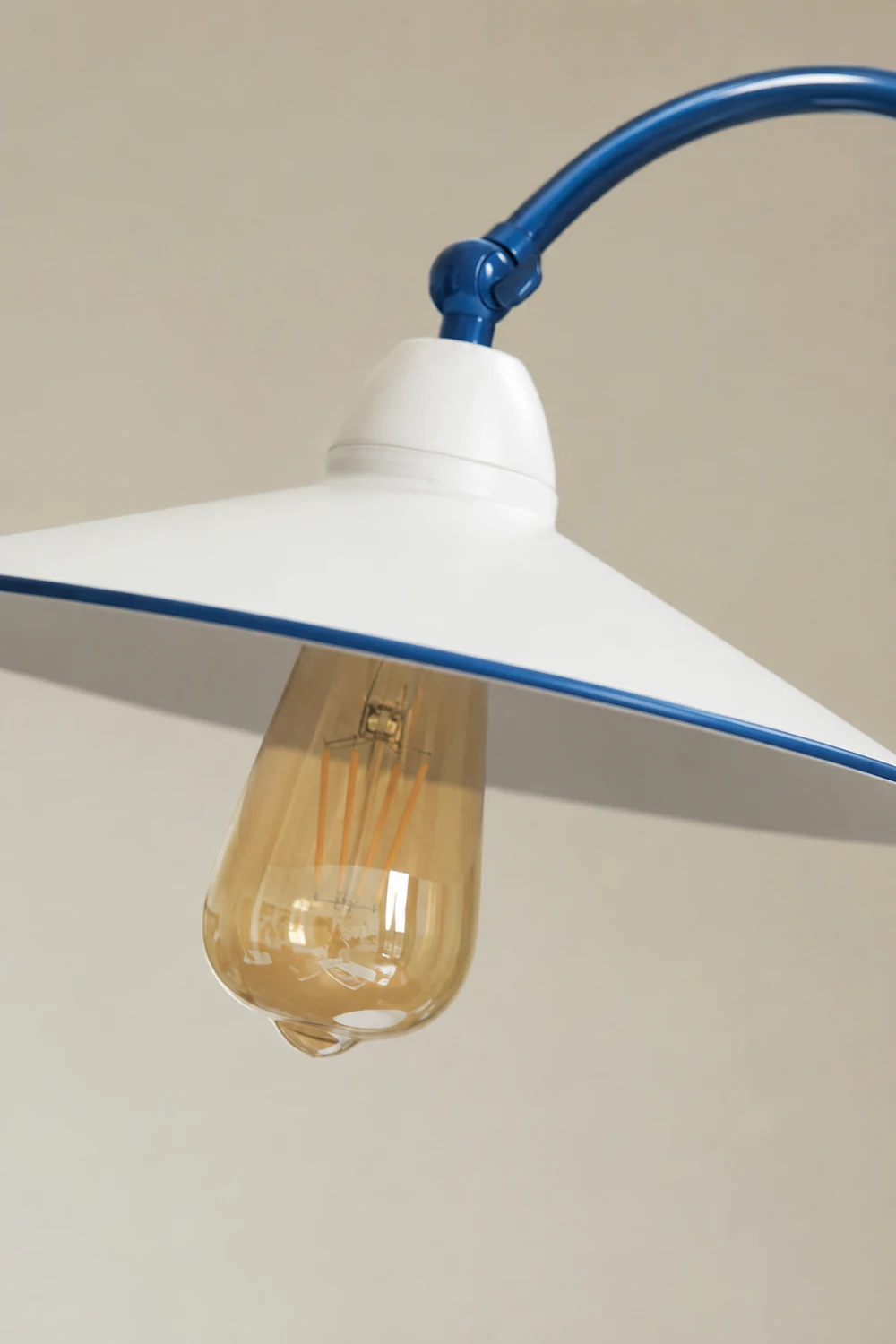 Swan Blue Table Lamp - Lumpaz