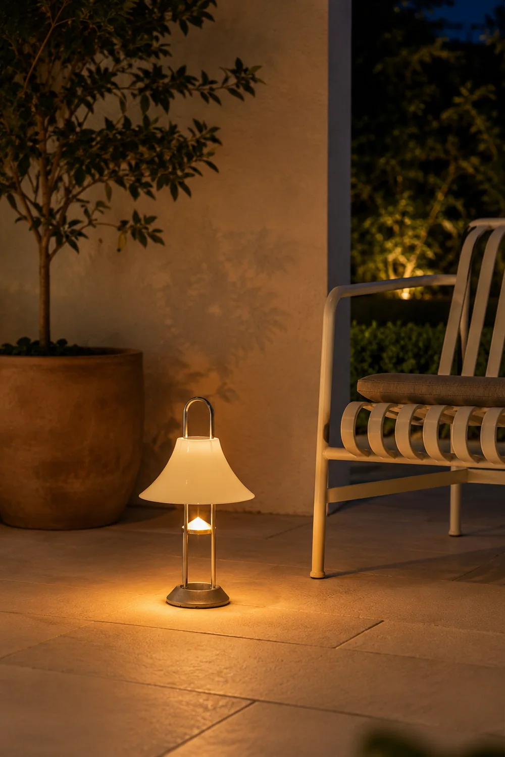 Mousqueton Outdoor Built-in Battery Table Lamp - Lumpaz