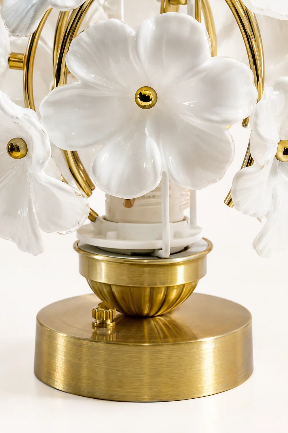 Grace Floral Table Lamp - Lumpaz