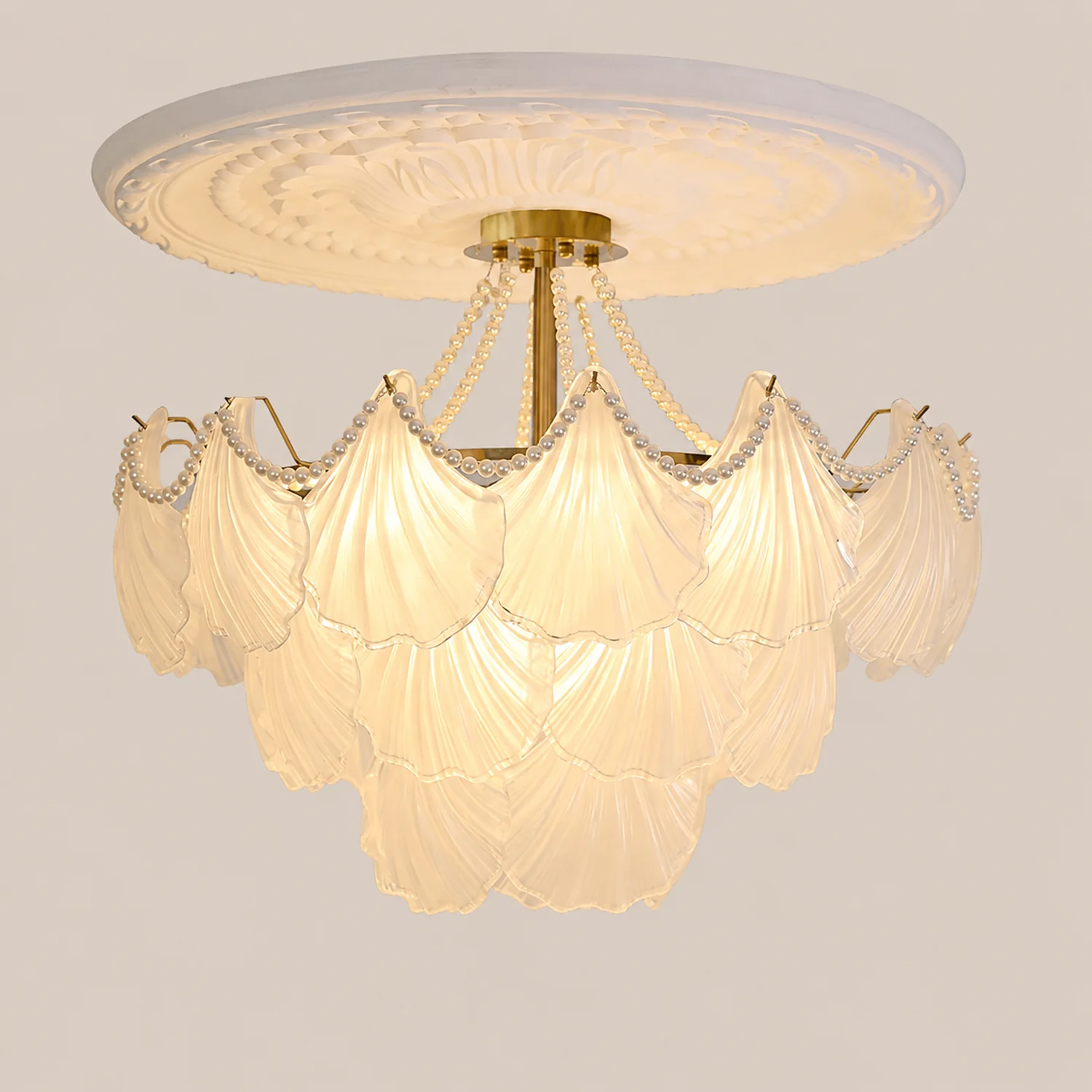 Scallop Shell Chandelier - Lumpaz