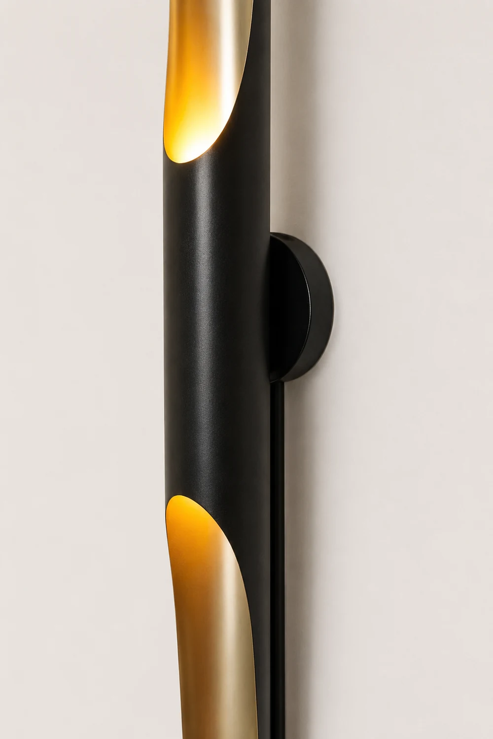 Coltrane Plug In Wall Lamp - Lumpaz