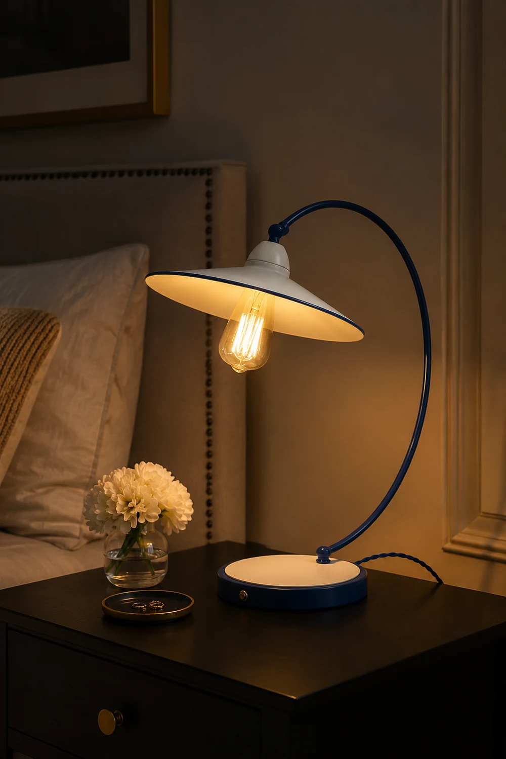 Swan Blue Table Lamp - Lumpaz