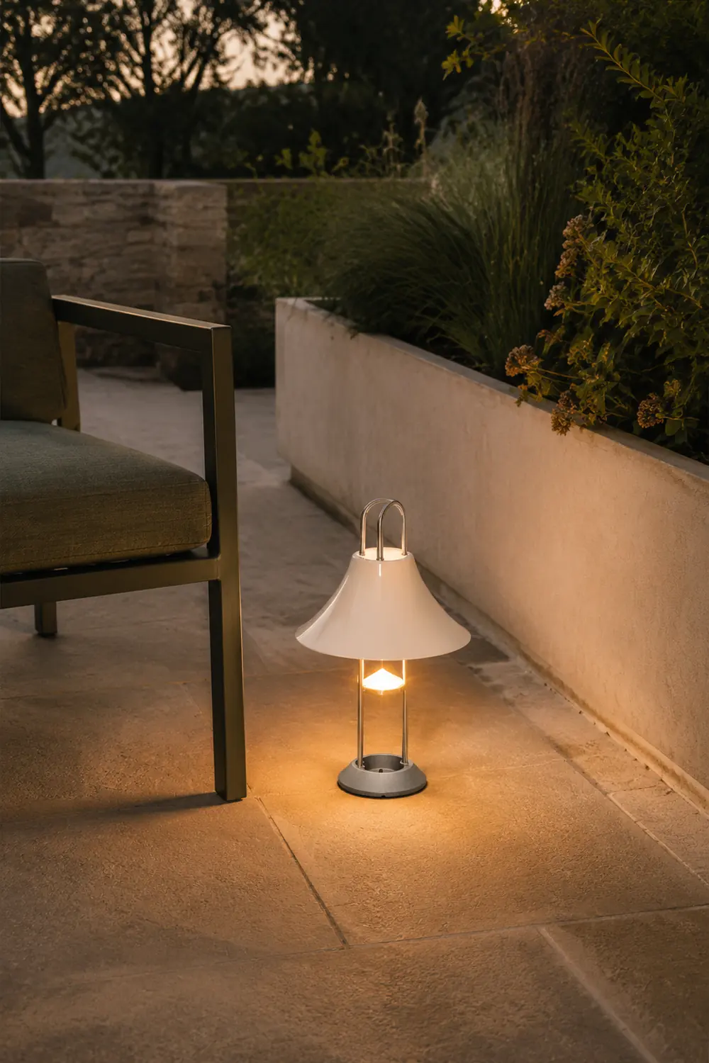 Mousqueton Outdoor Built-in Battery Table Lamp - Lumpaz