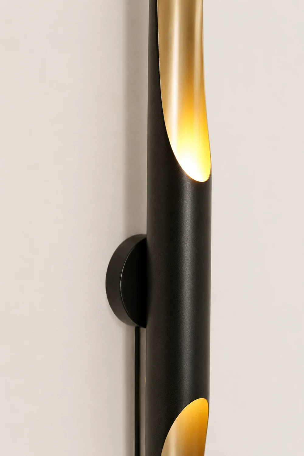 Coltrane Plug In Wall Lamp - Lumpaz